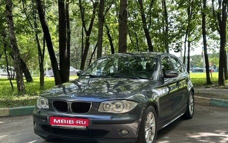 BMW 1 серия, 2005 год, 900 000 рублей, 4 фотография