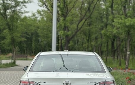 Toyota Camry, 2017 год, 2 550 000 рублей, 4 фотография