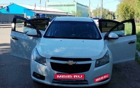 Chevrolet Cruze II, 2012 год, 550 000 рублей, 3 фотография