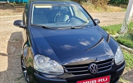 Volkswagen Golf V, 2006 год, 600 000 рублей, 1 фотография