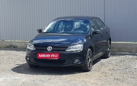 Volkswagen Jetta VI, 2012 год, 1 299 000 рублей, 2 фотография