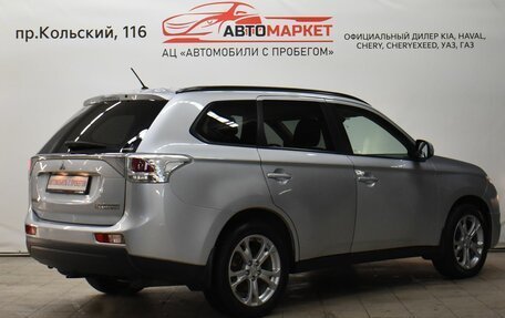 Mitsubishi Outlander III рестайлинг 3, 2013 год, 1 800 000 рублей, 2 фотография