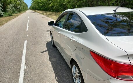 Hyundai Solaris II рестайлинг, 2014 год, 1 300 000 рублей, 3 фотография