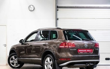 Volkswagen Touareg III, 2012 год, 2 356 000 рублей, 3 фотография