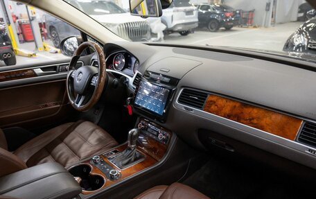 Volkswagen Touareg III, 2012 год, 2 356 000 рублей, 5 фотография