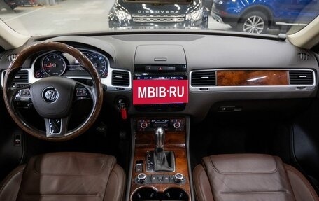 Volkswagen Touareg III, 2012 год, 2 356 000 рублей, 9 фотография