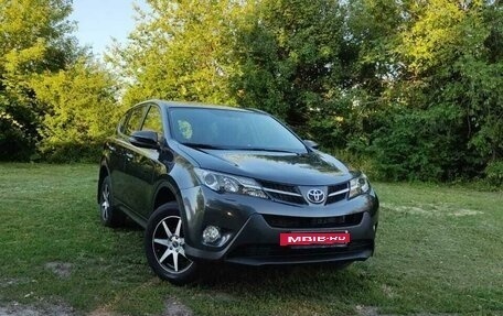 Toyota RAV4, 2015 год, 2 450 000 рублей, 3 фотография