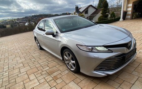 Toyota Camry, 2019 год, 2 200 000 рублей, 2 фотография