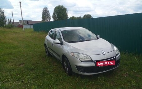 Renault Megane III, 2013 год, 780 000 рублей, 2 фотография