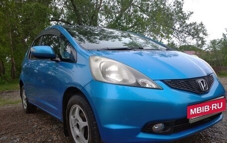 Honda Fit III, 2010 год, 925 000 рублей, 2 фотография