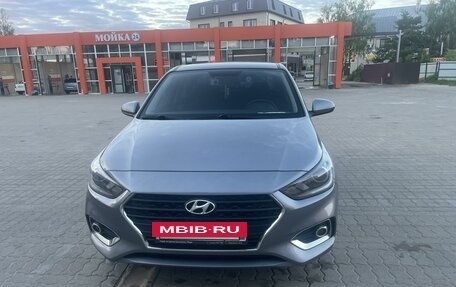 Hyundai Solaris II рестайлинг, 2017 год, 1 590 000 рублей, 2 фотография