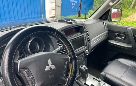 Mitsubishi Pajero IV, 2011 год, 2 000 000 рублей, 6 фотография