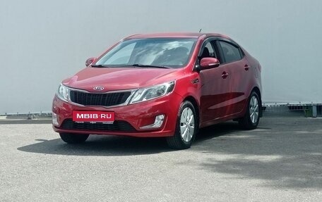 KIA Rio III рестайлинг, 2013 год, 975 000 рублей, 1 фотография