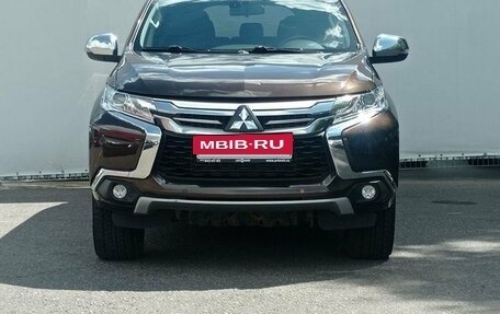 Mitsubishi Pajero IV, 2019 год, 3 255 000 рублей, 2 фотография