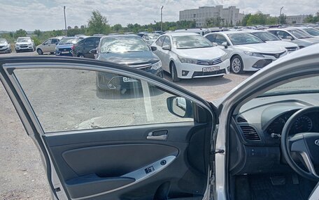 Hyundai Solaris II рестайлинг, 2016 год, 880 000 рублей, 14 фотография