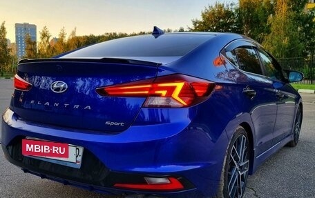 Hyundai Elantra VI рестайлинг, 2018 год, 2 050 000 рублей, 4 фотография