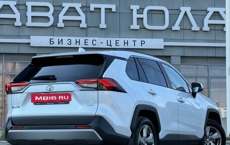 Toyota RAV4, 2020 год, 3 450 000 рублей, 3 фотография