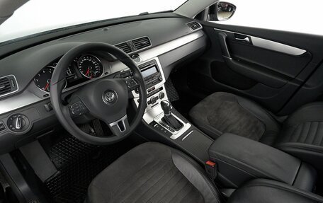 Volkswagen Passat B7, 2011 год, 899 000 рублей, 13 фотография