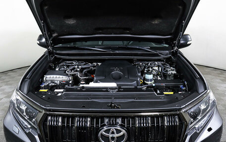 Toyota Land Cruiser Prado 150 рестайлинг 2, 2021 год, 7 298 000 рублей, 9 фотография
