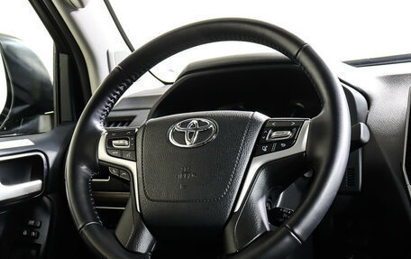 Toyota Land Cruiser Prado 150 рестайлинг 2, 2021 год, 7 298 000 рублей, 17 фотография