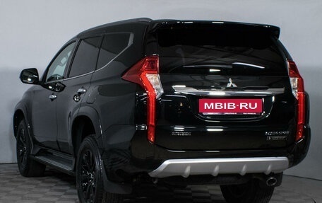 Mitsubishi Pajero Sport III рестайлинг, 2019 год, 3 770 000 рублей, 7 фотография