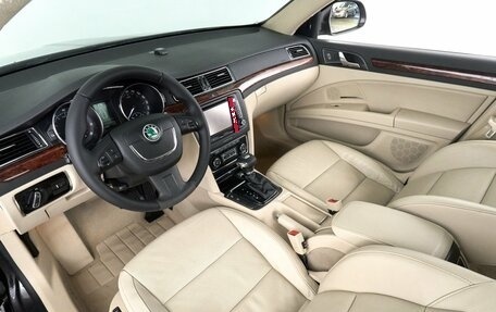 Skoda Superb III рестайлинг, 2011 год, 1 200 000 рублей, 12 фотография