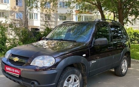 Chevrolet Niva I рестайлинг, 2018 год, 710 000 рублей, 2 фотография
