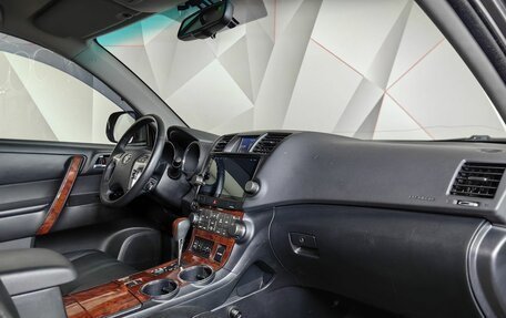 Toyota Highlander III, 2011 год, 2 197 000 рублей, 11 фотография