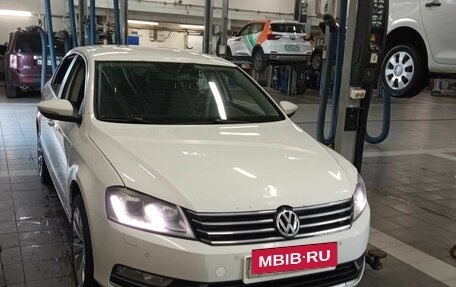 Volkswagen Passat B7, 2013 год, 869 000 рублей, 2 фотография