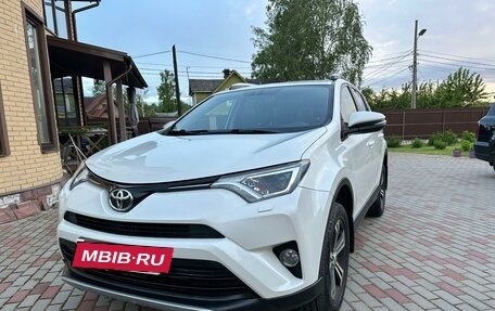 Toyota RAV4, 2017 год, 2 790 000 рублей, 3 фотография