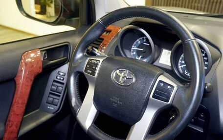 Toyota Land Cruiser Prado 150 рестайлинг 2, 2016 год, 3 950 000 рублей, 25 фотография