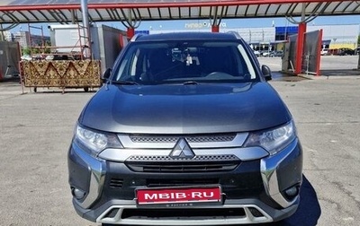 Mitsubishi Outlander III рестайлинг 3, 2018 год, 2 200 000 рублей, 1 фотография