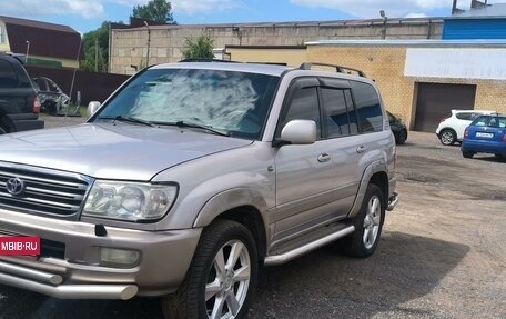 Toyota Land Cruiser 100 рестайлинг 2, 1998 год, 1 750 000 рублей, 1 фотография