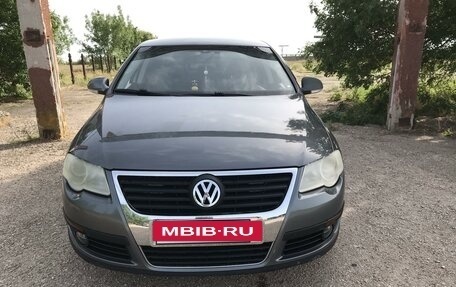 Volkswagen Passat B6, 2005 год, 630 000 рублей, 1 фотография