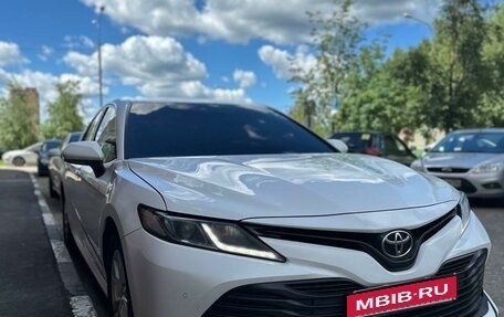 Toyota Camry, 2019 год, 2 200 000 рублей, 3 фотография