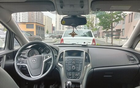 Opel Astra J, 2011 год, 640 000 рублей, 9 фотография