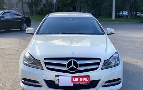 Mercedes-Benz C-Класс, 2011 год, 2 560 000 рублей, 2 фотография