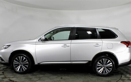 Mitsubishi Outlander III рестайлинг 3, 2020 год, 2 500 000 рублей, 8 фотография