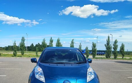 Nissan Leaf I, 2017 год, 1 070 000 рублей, 2 фотография