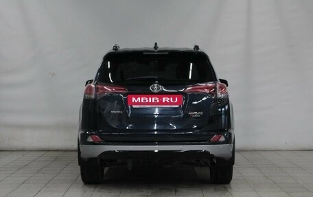 Toyota RAV4, 2017 год, 2 850 000 рублей, 6 фотография