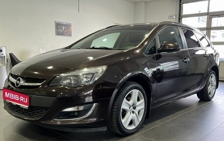 Opel Astra J, 2013 год, 999 000 рублей, 1 фотография