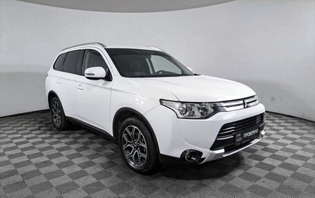 Mitsubishi Outlander III рестайлинг 3, 2015 год, 1 896 000 рублей, 3 фотография