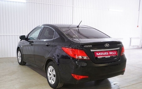 Hyundai Solaris II рестайлинг, 2015 год, 1 235 000 рублей, 5 фотография