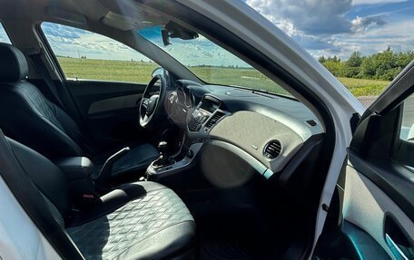 Chevrolet Cruze II, 2011 год, 980 000 рублей, 8 фотография