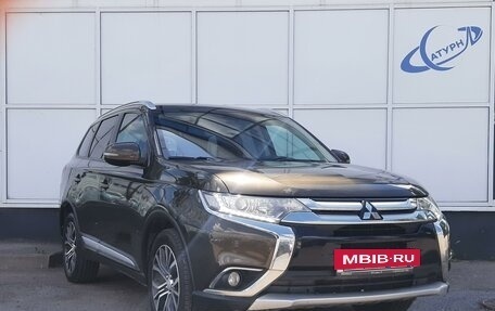 Mitsubishi Outlander III рестайлинг 3, 2016 год, 1 899 000 рублей, 2 фотография