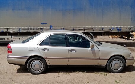 Mercedes-Benz C-Класс, 1995 год, 370 000 рублей, 4 фотография