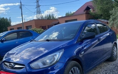 Hyundai Solaris II рестайлинг, 2011 год, 620 000 рублей, 3 фотография