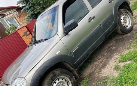 Chevrolet Niva I рестайлинг, 2018 год, 780 000 рублей, 2 фотография