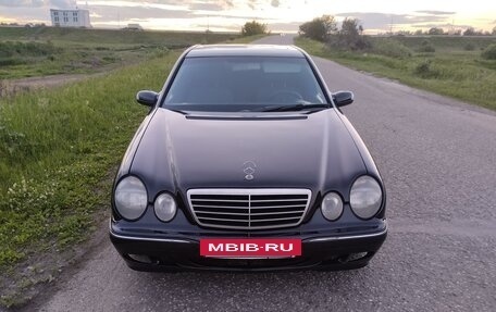 Mercedes-Benz E-Класс, 1999 год, 600 000 рублей, 6 фотография