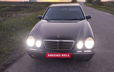 Mercedes-Benz E-Класс, 1999 год, 600 000 рублей, 11 фотография